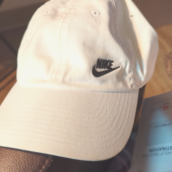 Nike Accessories - Nike baseball hat